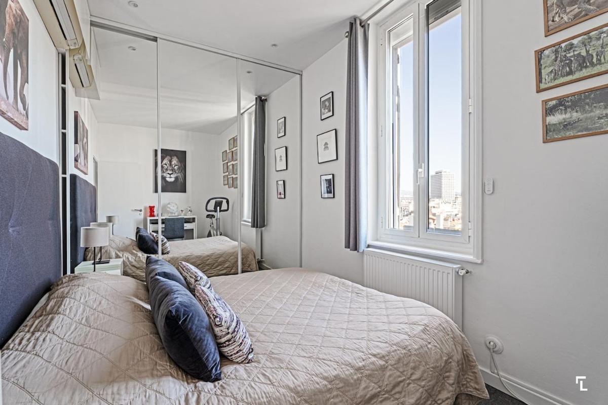 Loft Stern, Carre D'or Marseille, 10 Pers, 3 Chambres, 260 M2, Dernier Etage Apartment
