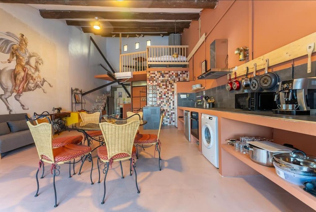 Loft De 150m2 Avec Terrasse Appartement *