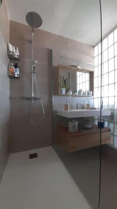 Apartment Carte Postale Sur Les Iles Avec Garage Prive *