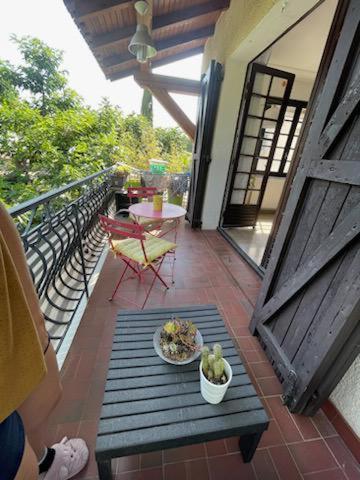 De 13 Apartment *