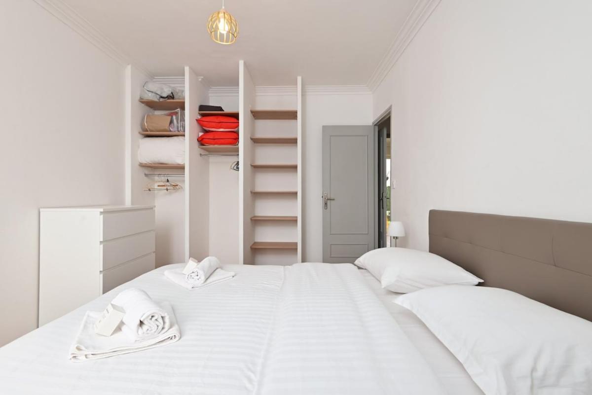2 Pieces Avec Balcon * Marseilles