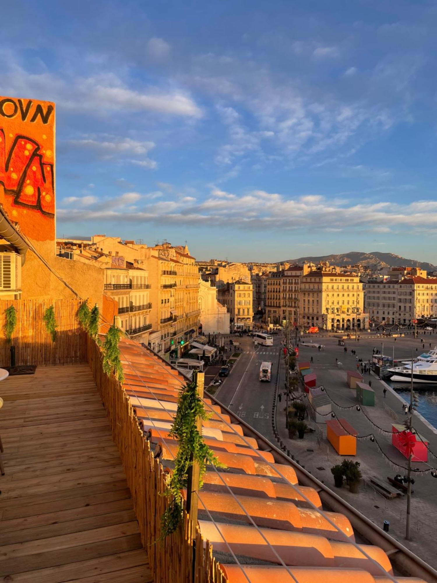 Hostel Vue Imprenable Vieux-port Et Notre Dame
