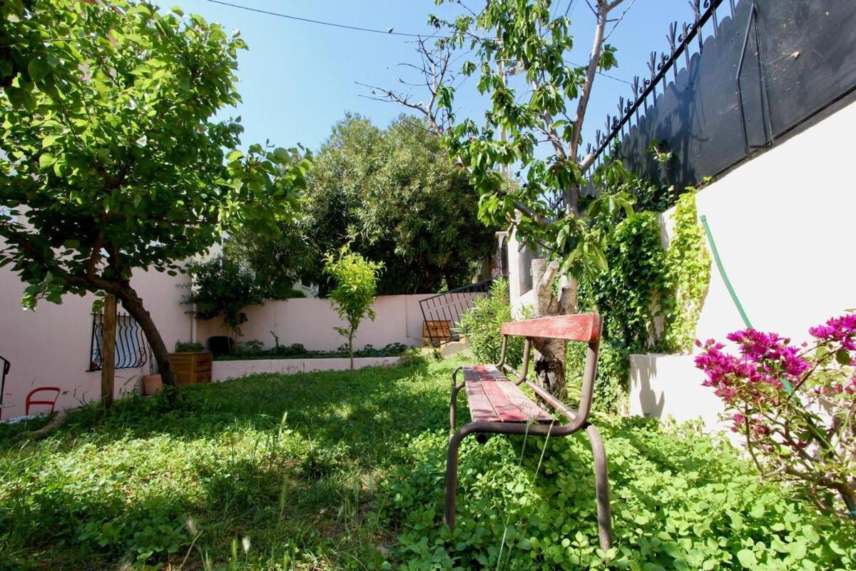 Large Quiet House With Pool Marseille