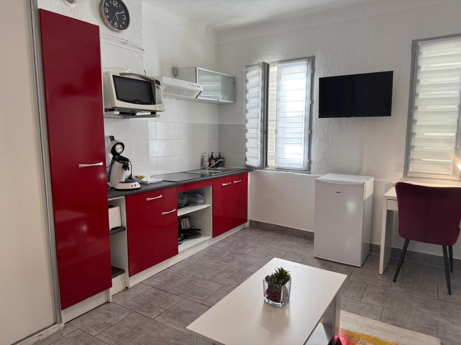 Apartment 2 Personnes Dans Le Celebre Quartier Des Chartreux Marseille