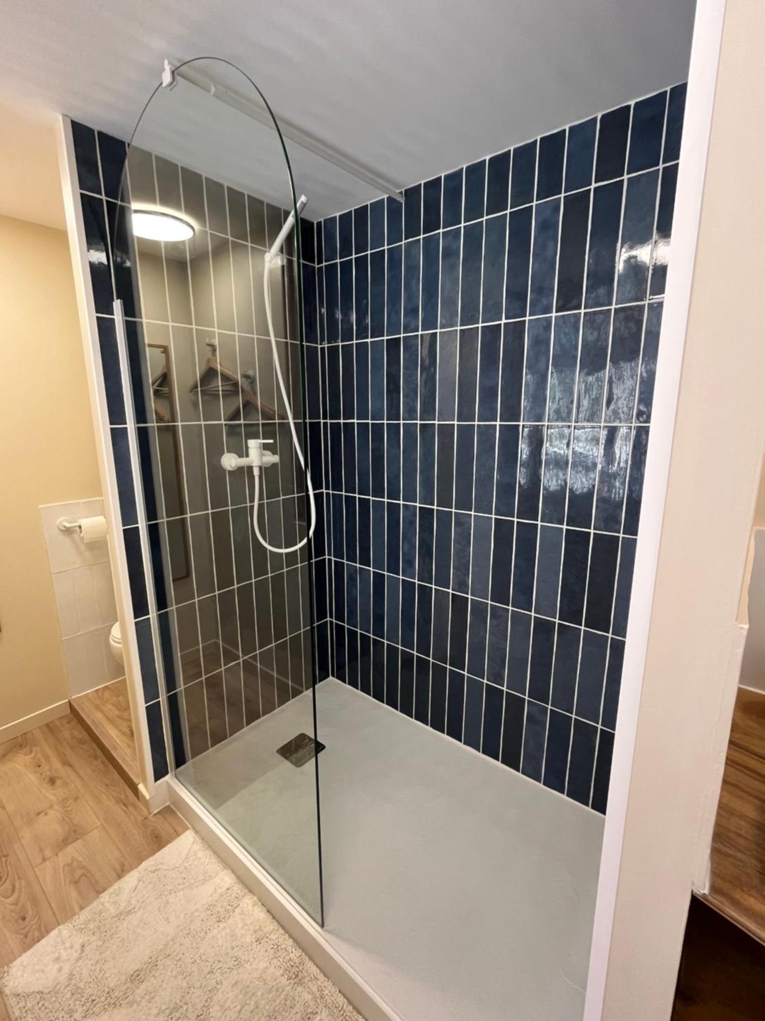 Et Salle De Bain Dans Dependance