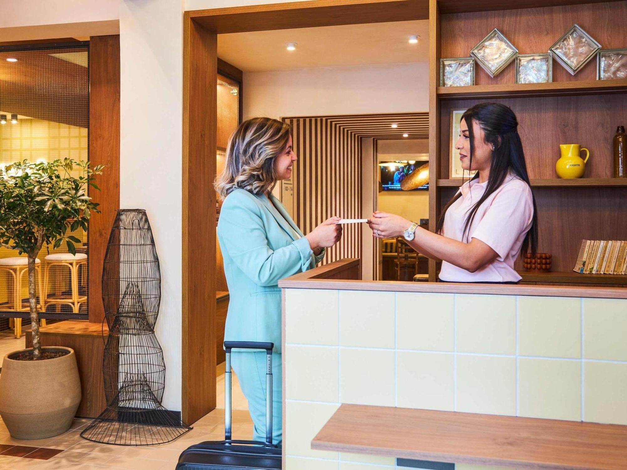 Greet Parc Chanot Velodrome Hotel 2*
