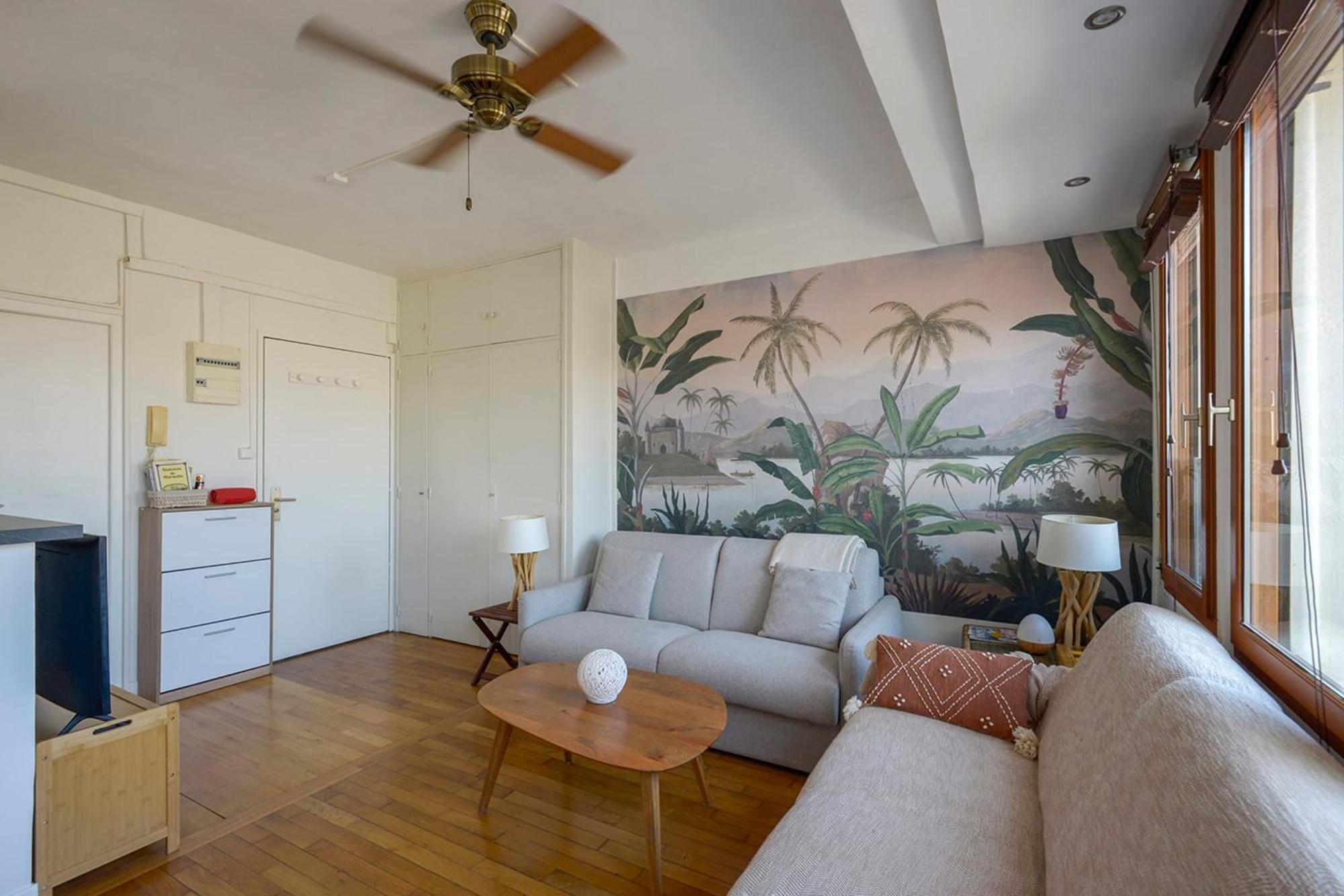 Stylish For 2 - Renovated Apartment *