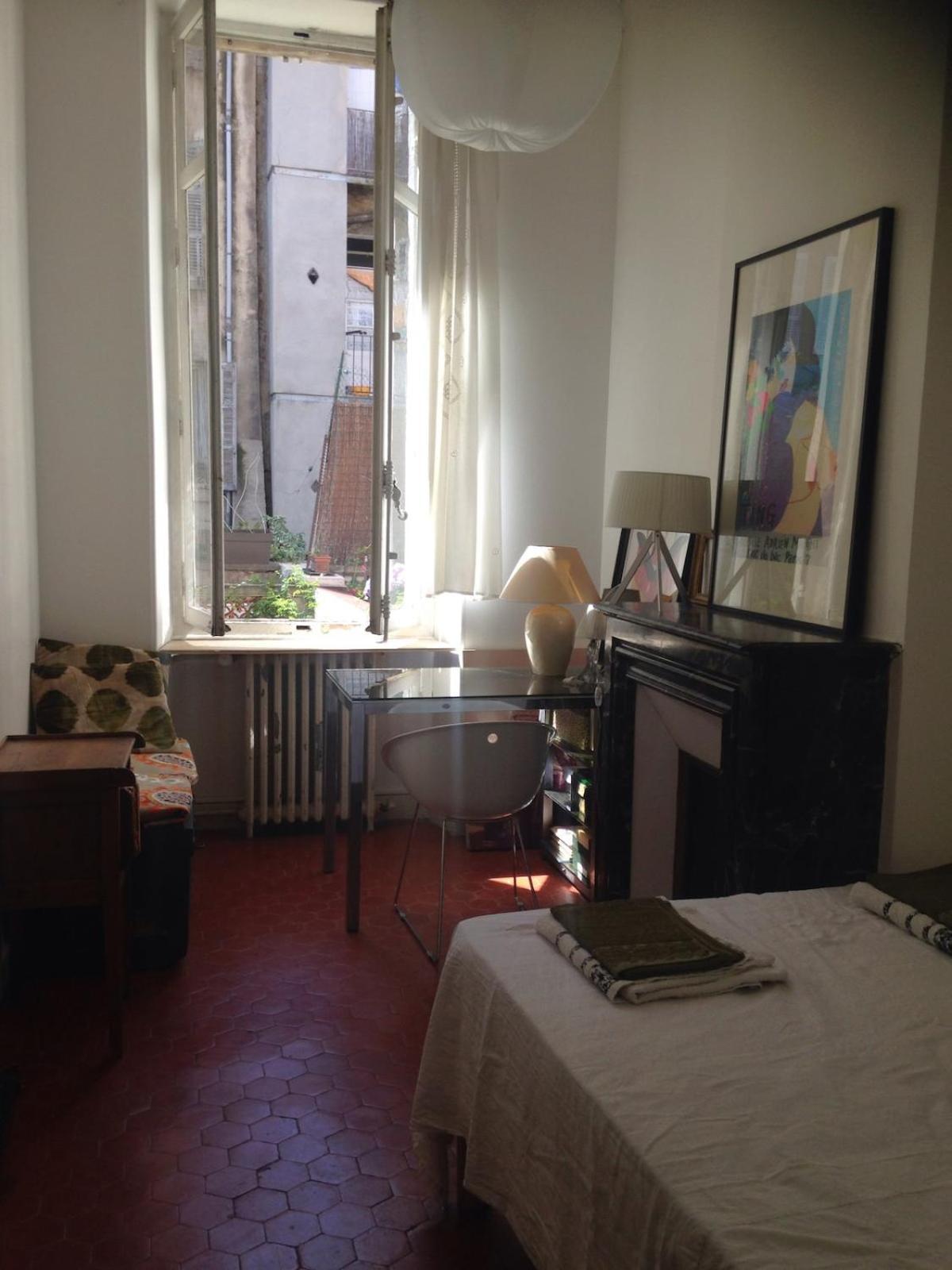 Pleasant 120 M2 Duplex, Garden, Quiet, South, Center Apartment Marseille