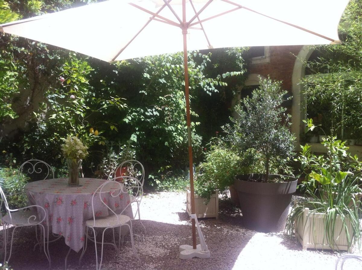 Pleasant 120 M2 Duplex, Garden, Quiet, South, Center Apartment Marseille