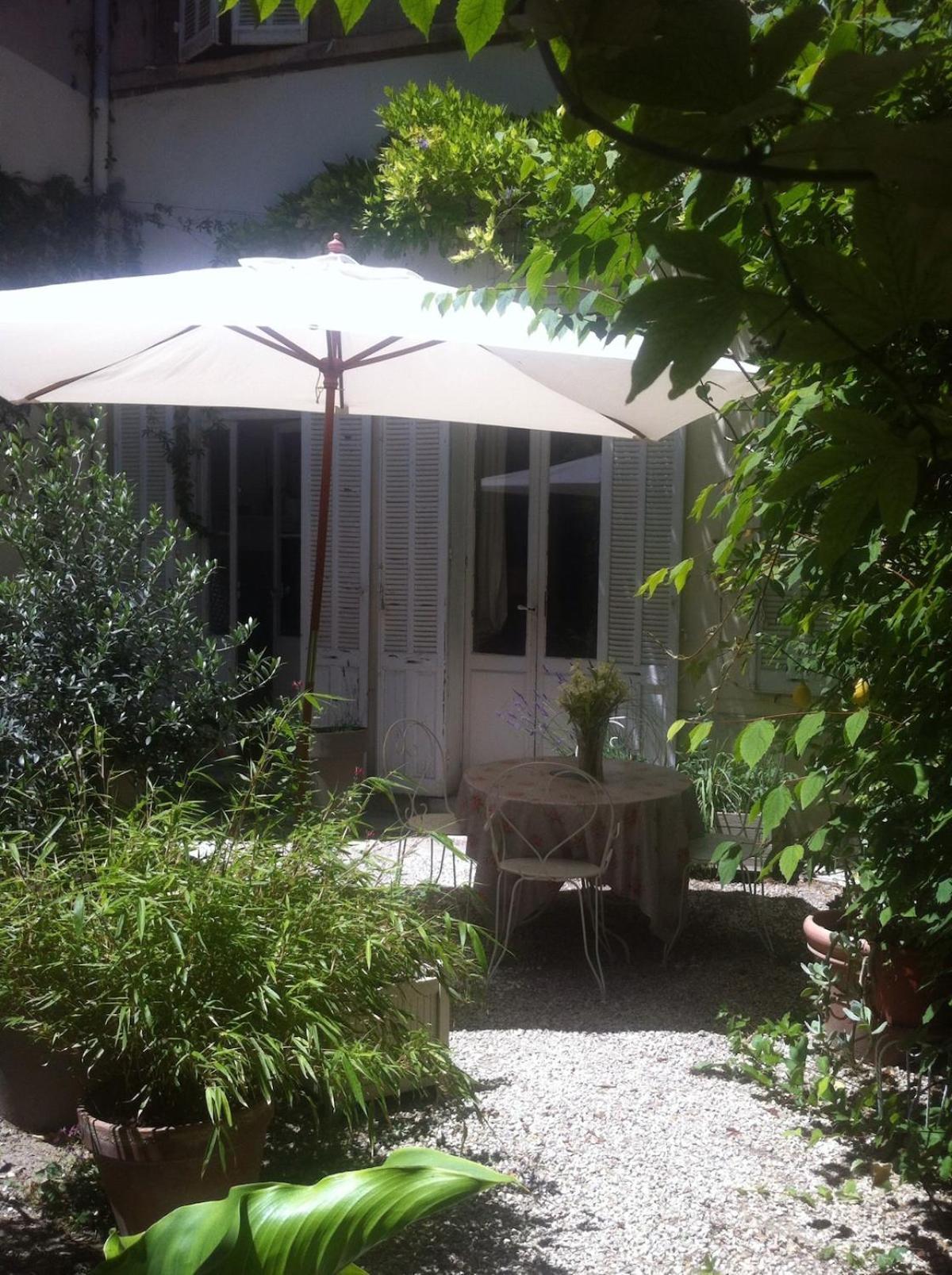 Apartment Pleasant 120 M2 Duplex, Garden, Quiet, South, Center Marseille