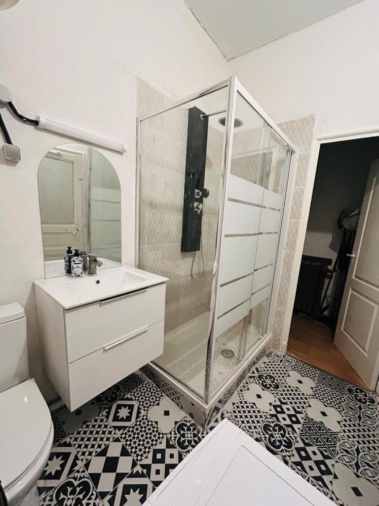 Apartment Sejour Confortable Au Coeur De Cours Julien, Marseilles