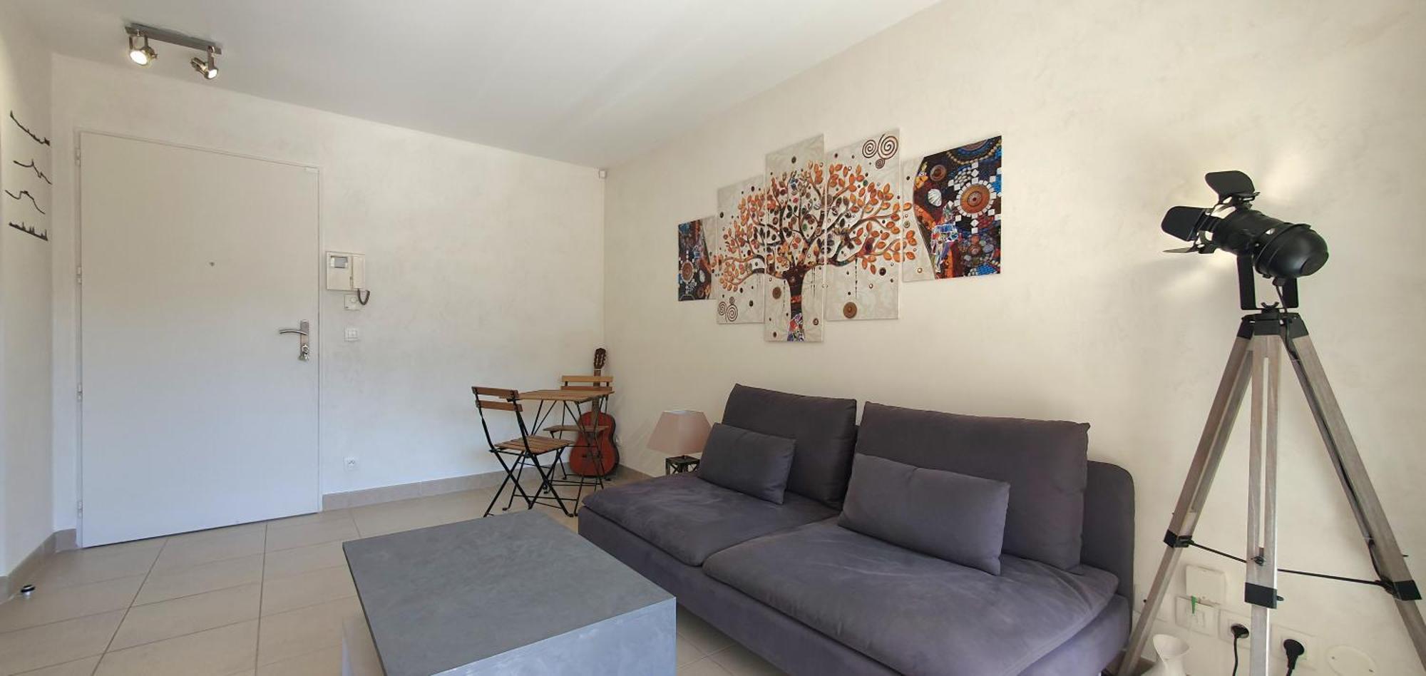 Stunning 1br Flat With Terrace View On Calanques