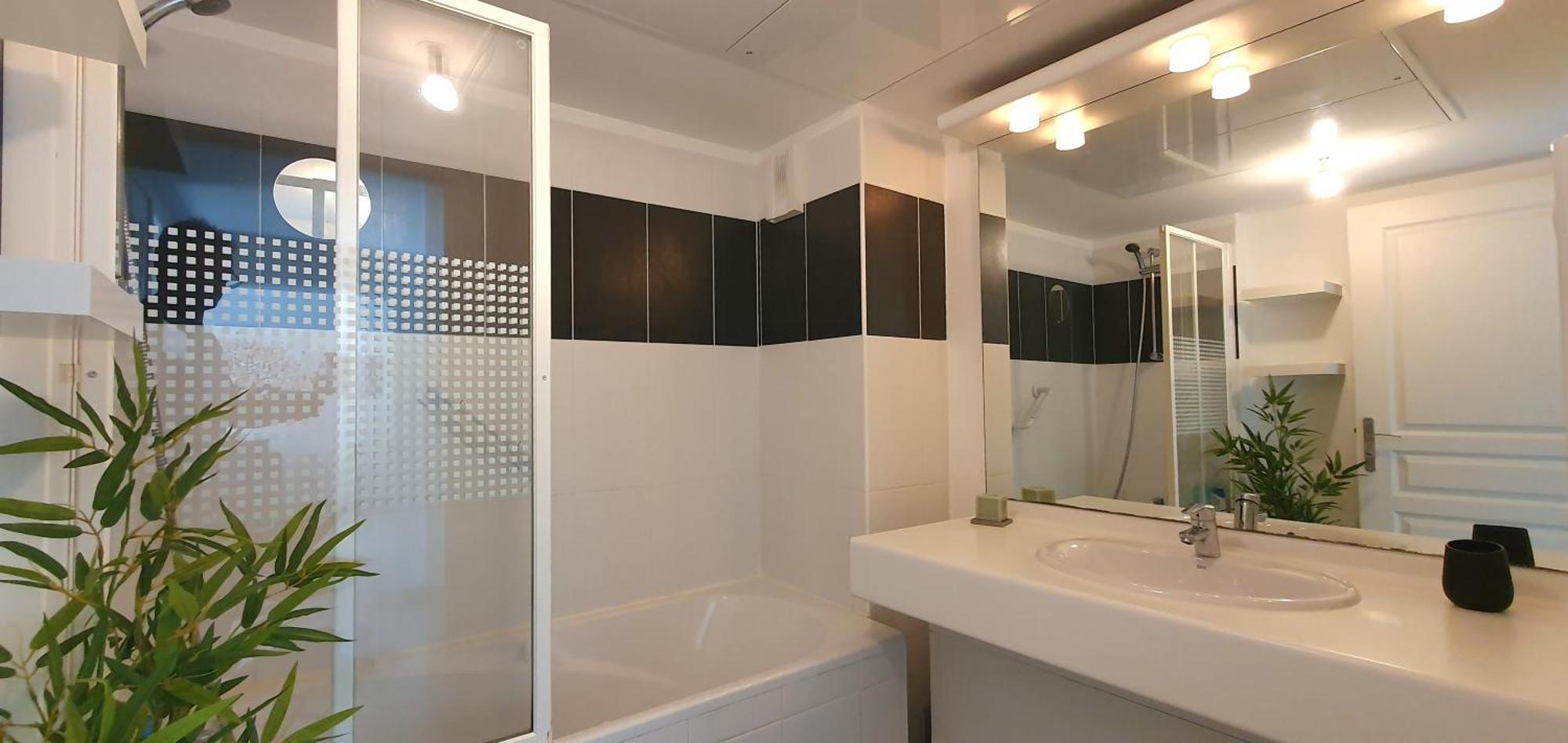 Stunning 1br Flat With Terrace View On Calanques Apartment