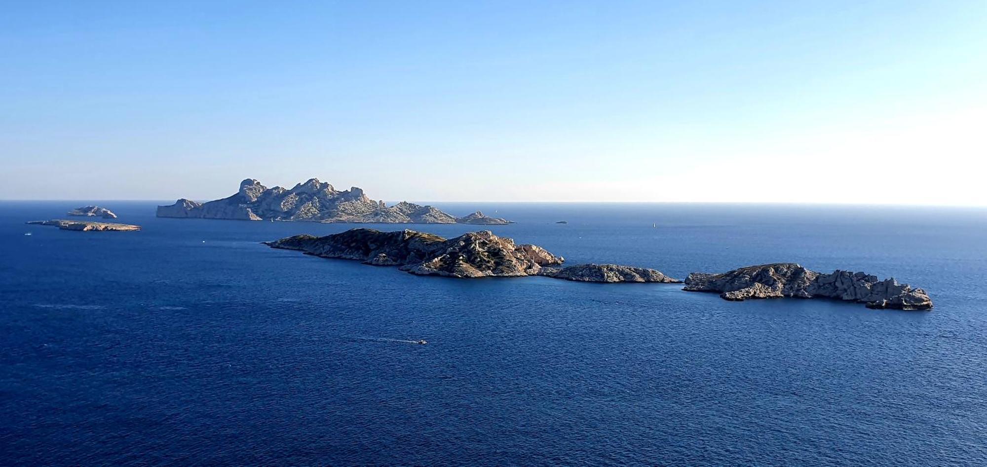 Stunning 1br Flat With Terrace View On Calanques *