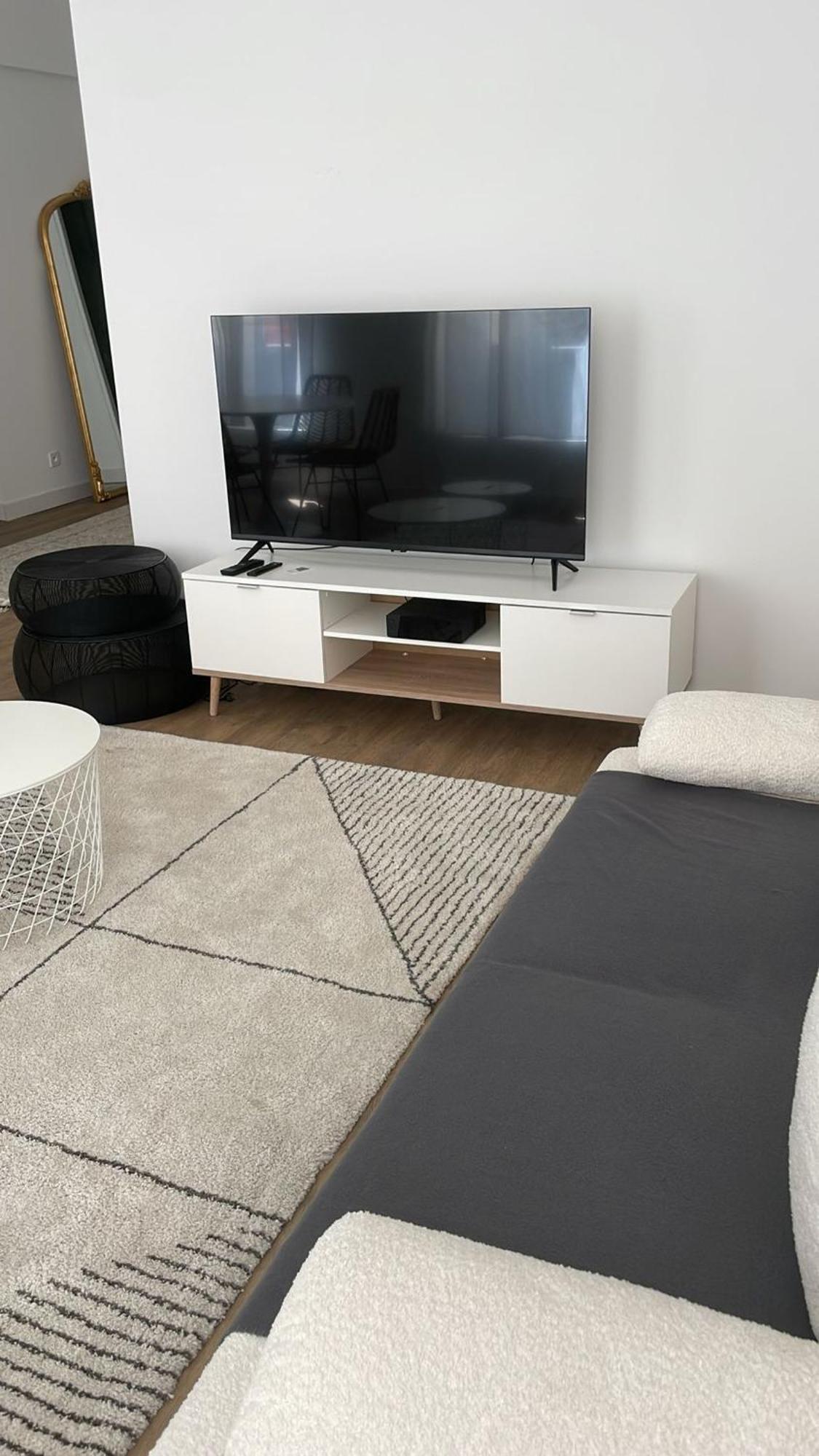 Spacieux 2 Pieces A 1er Apartment *