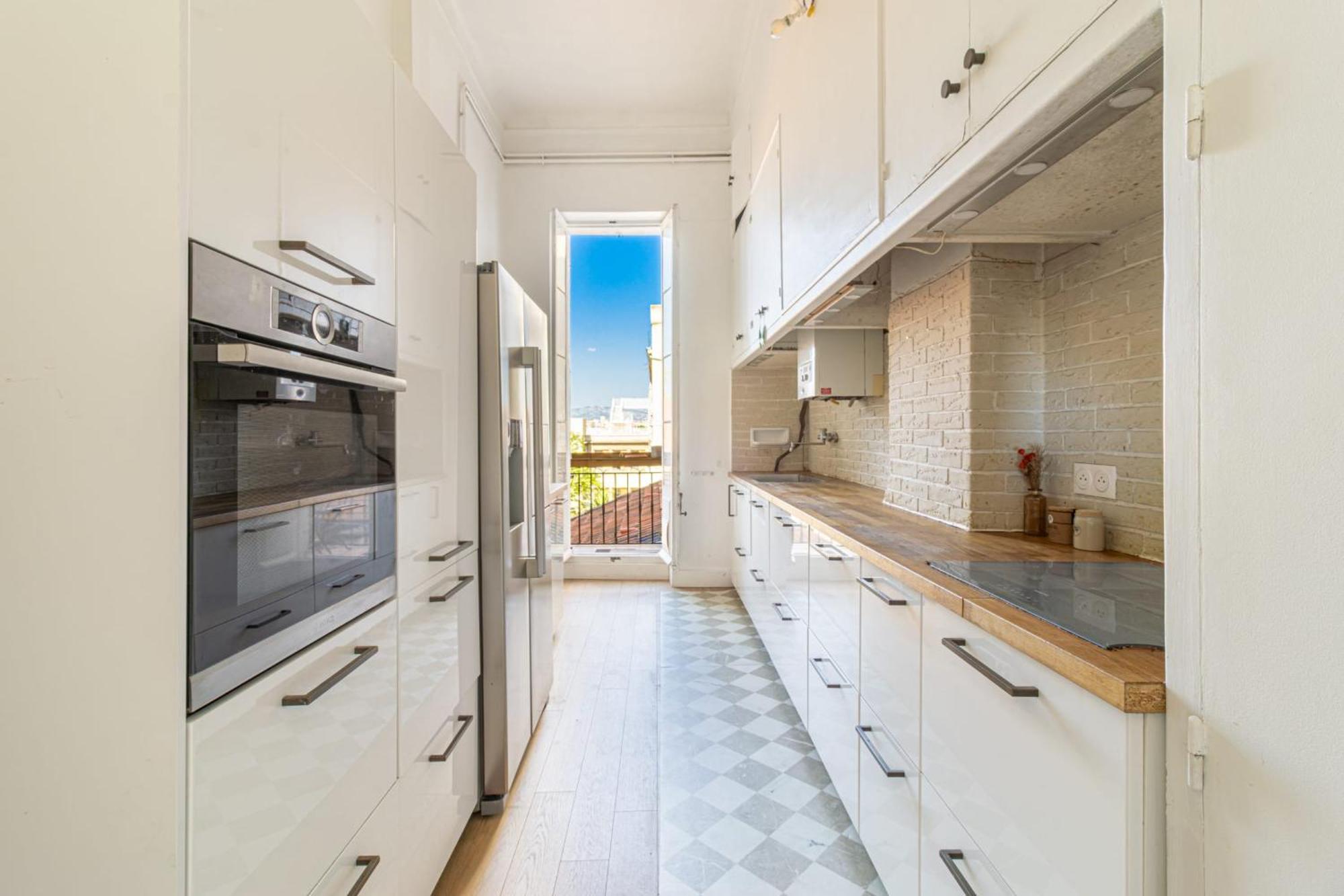 Notre Dame - Welkeys Apartment *