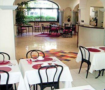 Hotel Lutetia 2*