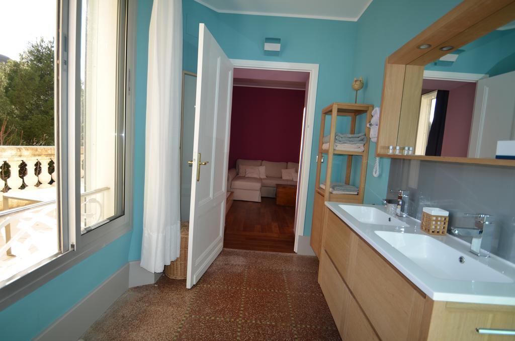 Bed & Breakfast Chateau De L'aroumias