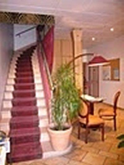Hotel Adonis Vieux Port - Du Palais 3*