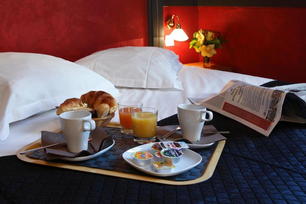 Adonis Vieux Port - Du Palais Hotel 3*