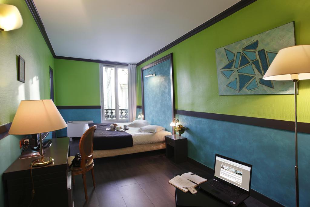 Hotel Adonis Vieux Port - Du Palais 3*
