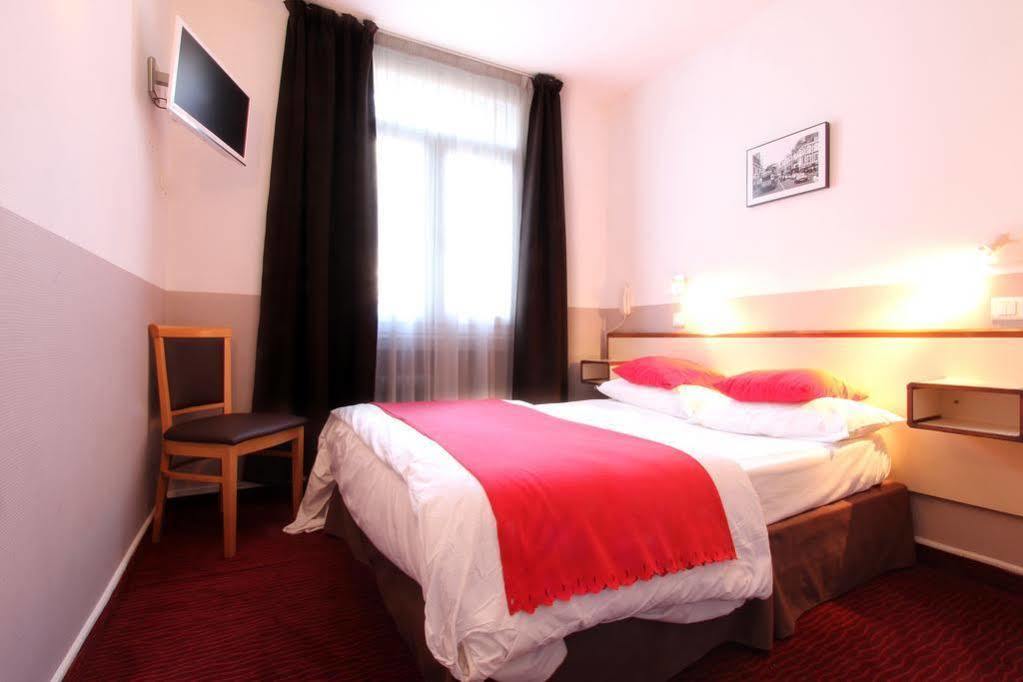 Lutetia Hotel 2*
