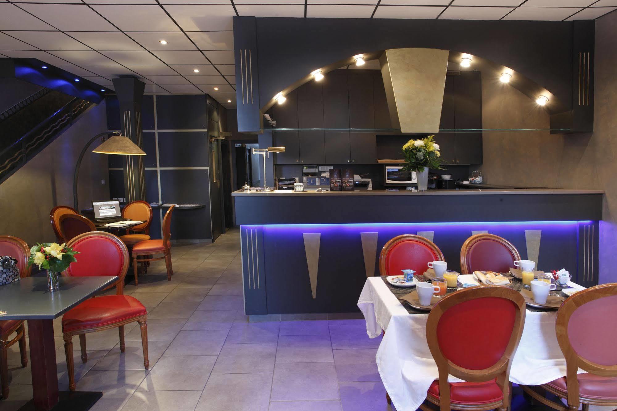 Adonis Vieux Port - Du Palais Hotel Marseilles