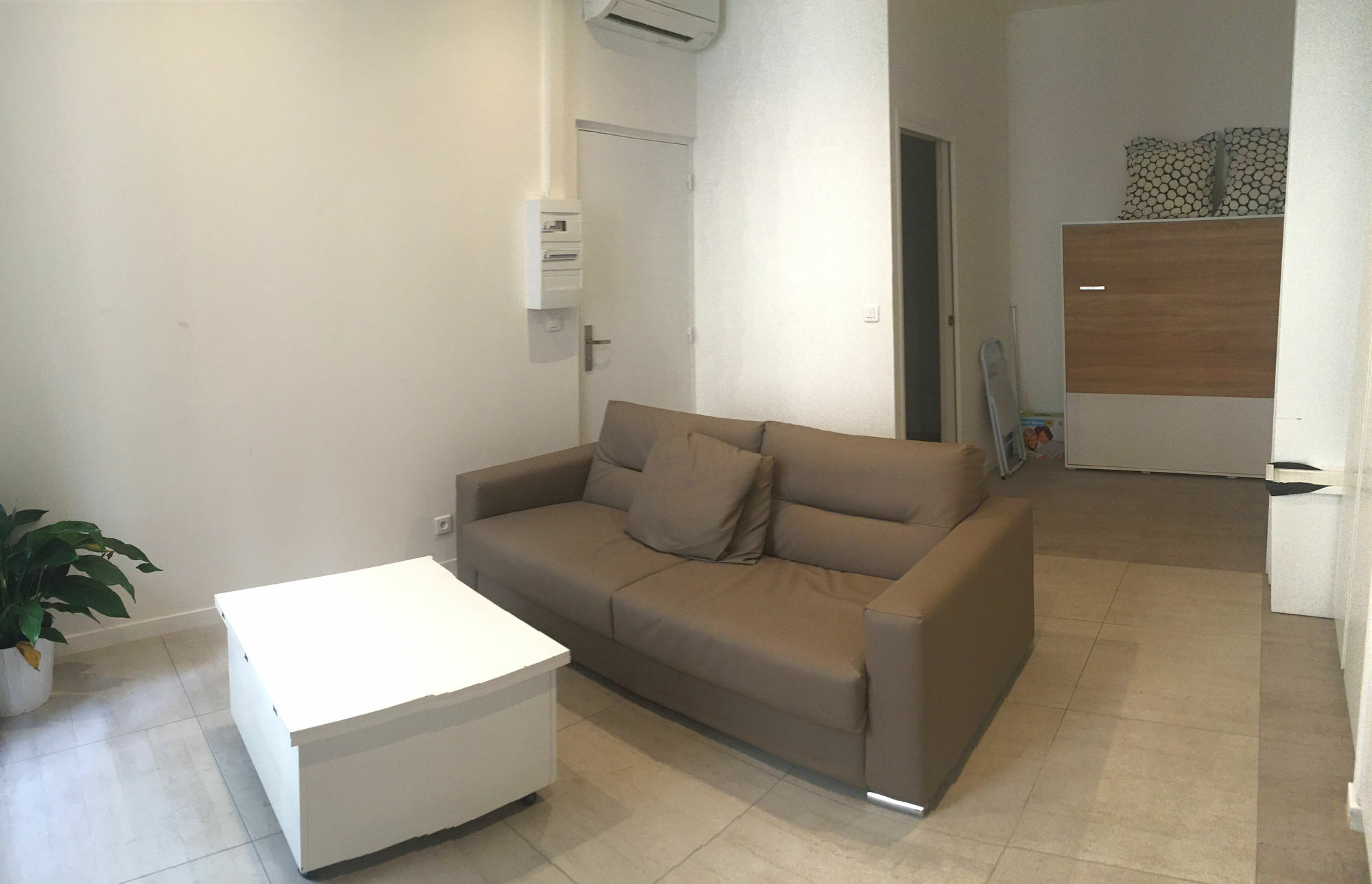 Appart. Design V.p - Anvers Marseilles