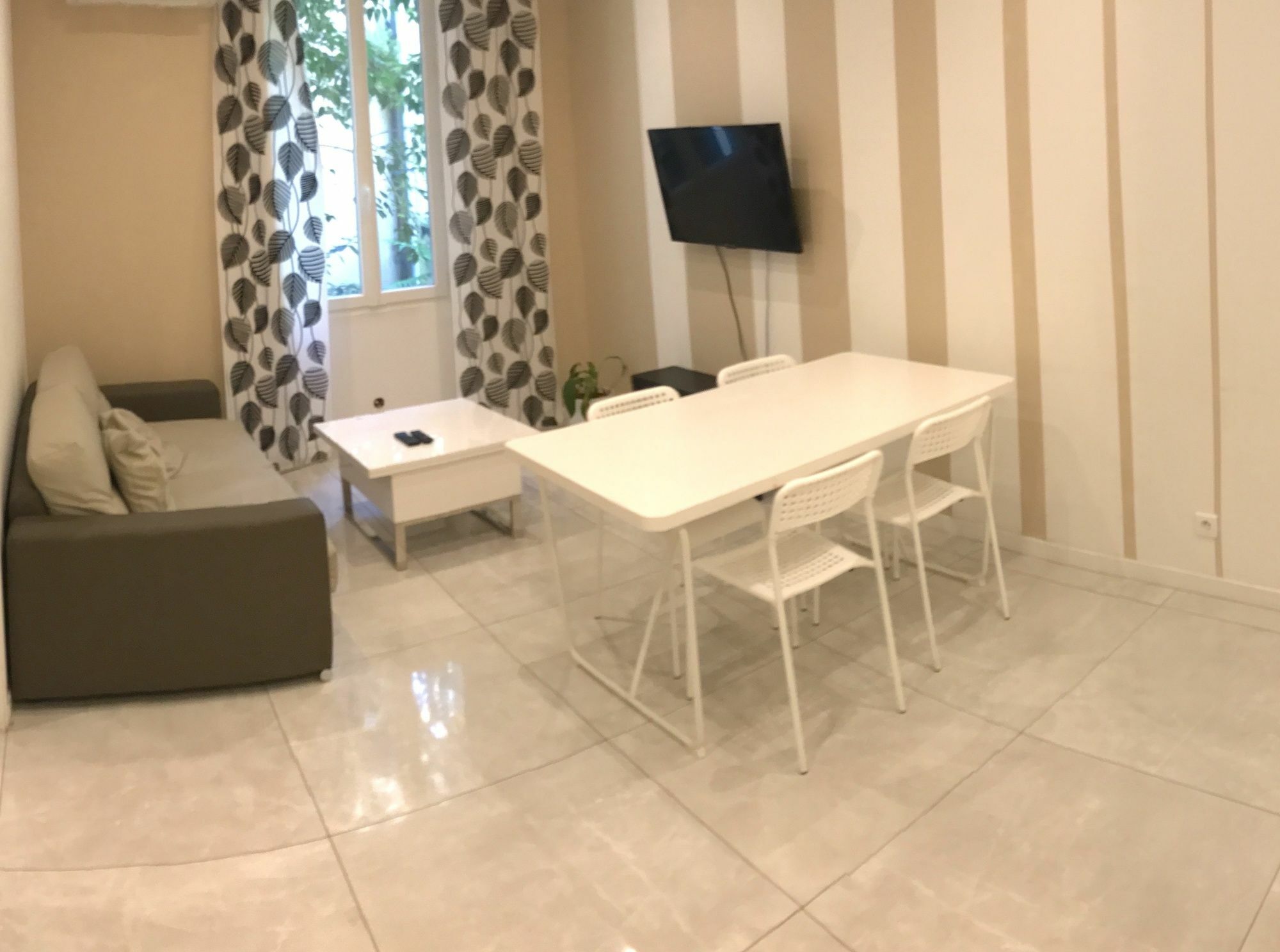 Appart. Design V.p - Anvers Marseilles