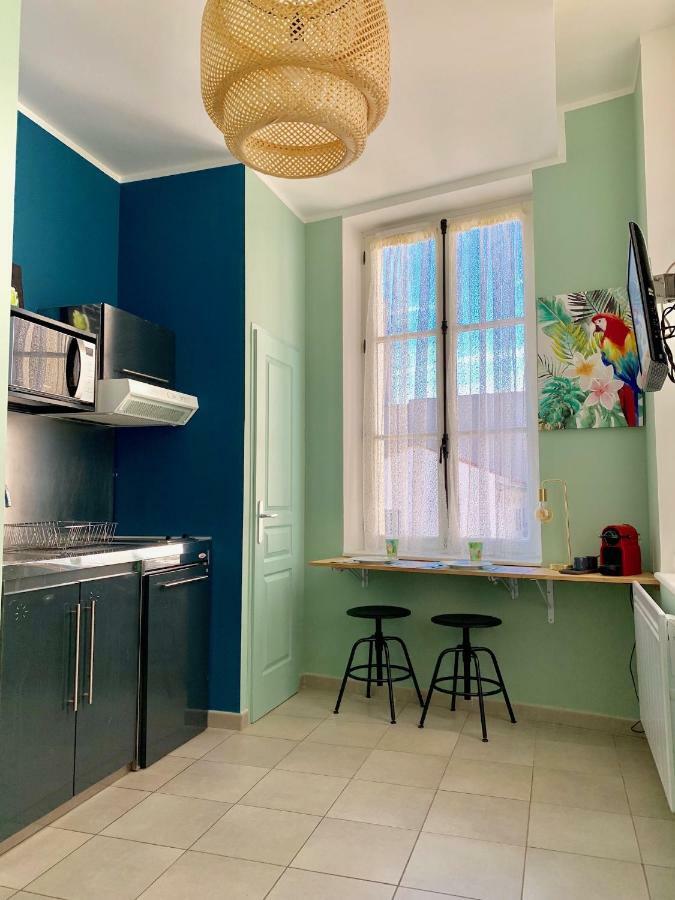 Sunny Vieux Port Apartment